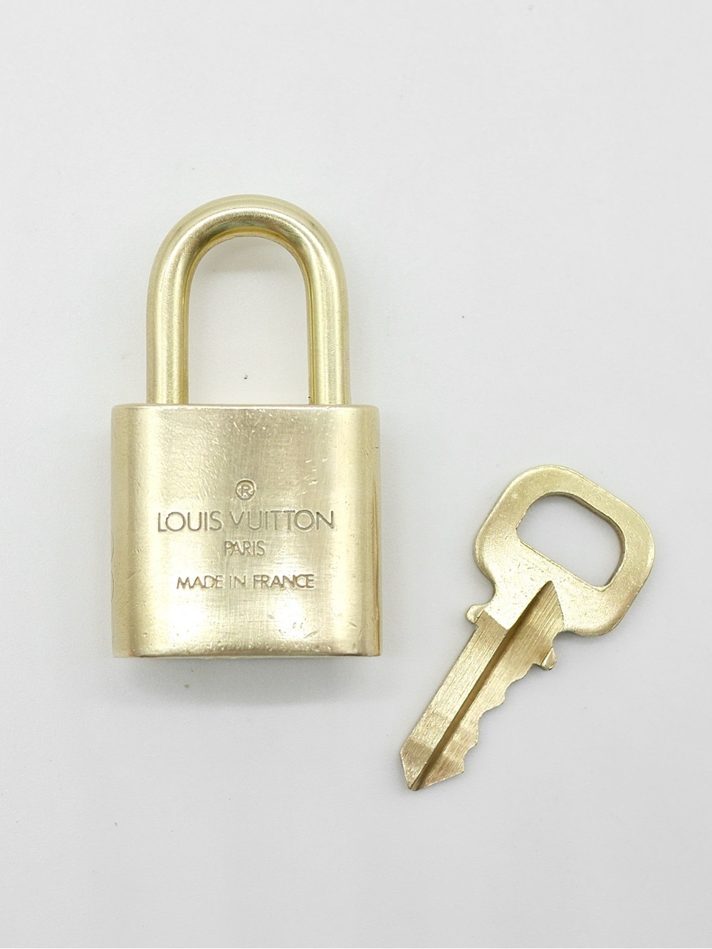 🍓LV Lock and Key #302 - Picture 2 of 3